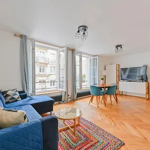Pantheon Apartment Paris